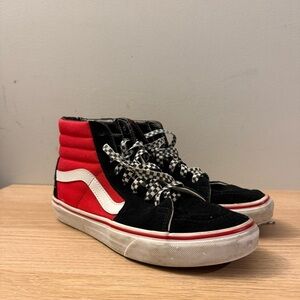 Vans off the wall Sk8-Hi Black and Red High-Top Sneakers size 9.5‎